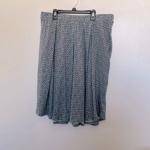Lularoe skirt with pockets!